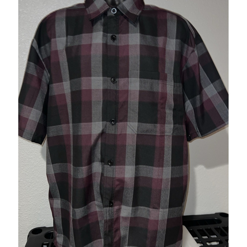 Yago Men's XL Black Gray Burgundy Plaid Button Up Shirt Short Sleeve Casual EUC